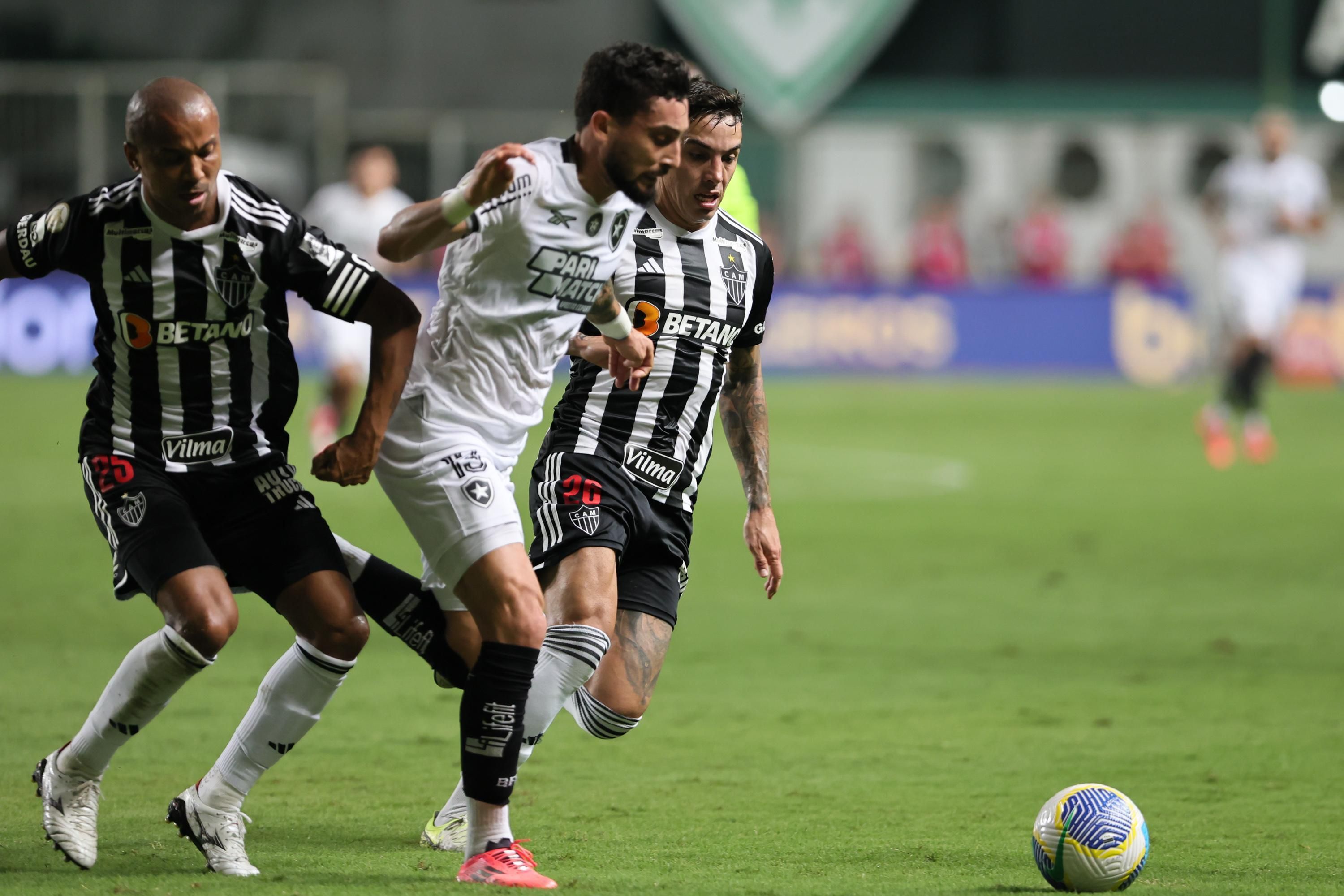Jogador do Atlético alcança duas marcas expressivas na carreira em duelo da Série A
