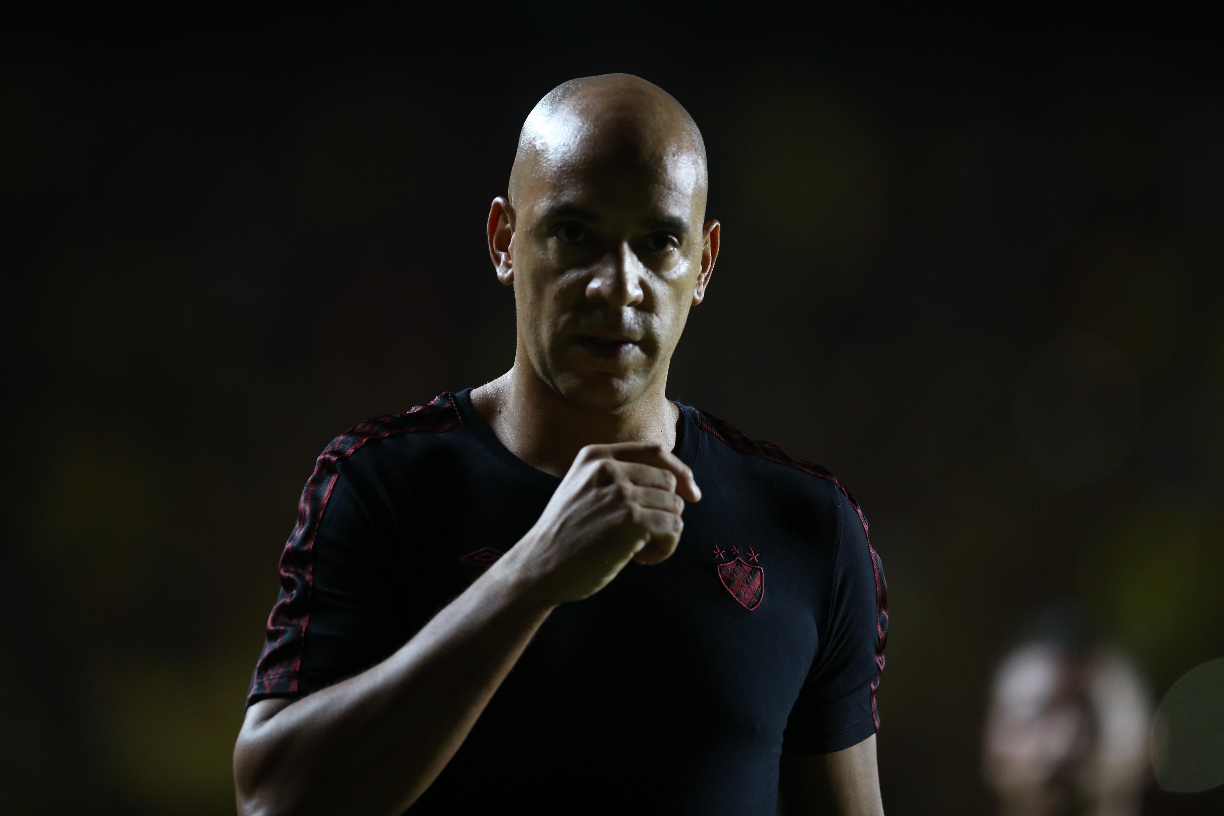 Pepa, ex-Cruzeiro, abre o jogo sobre futuro no Sport após acesso à Série A