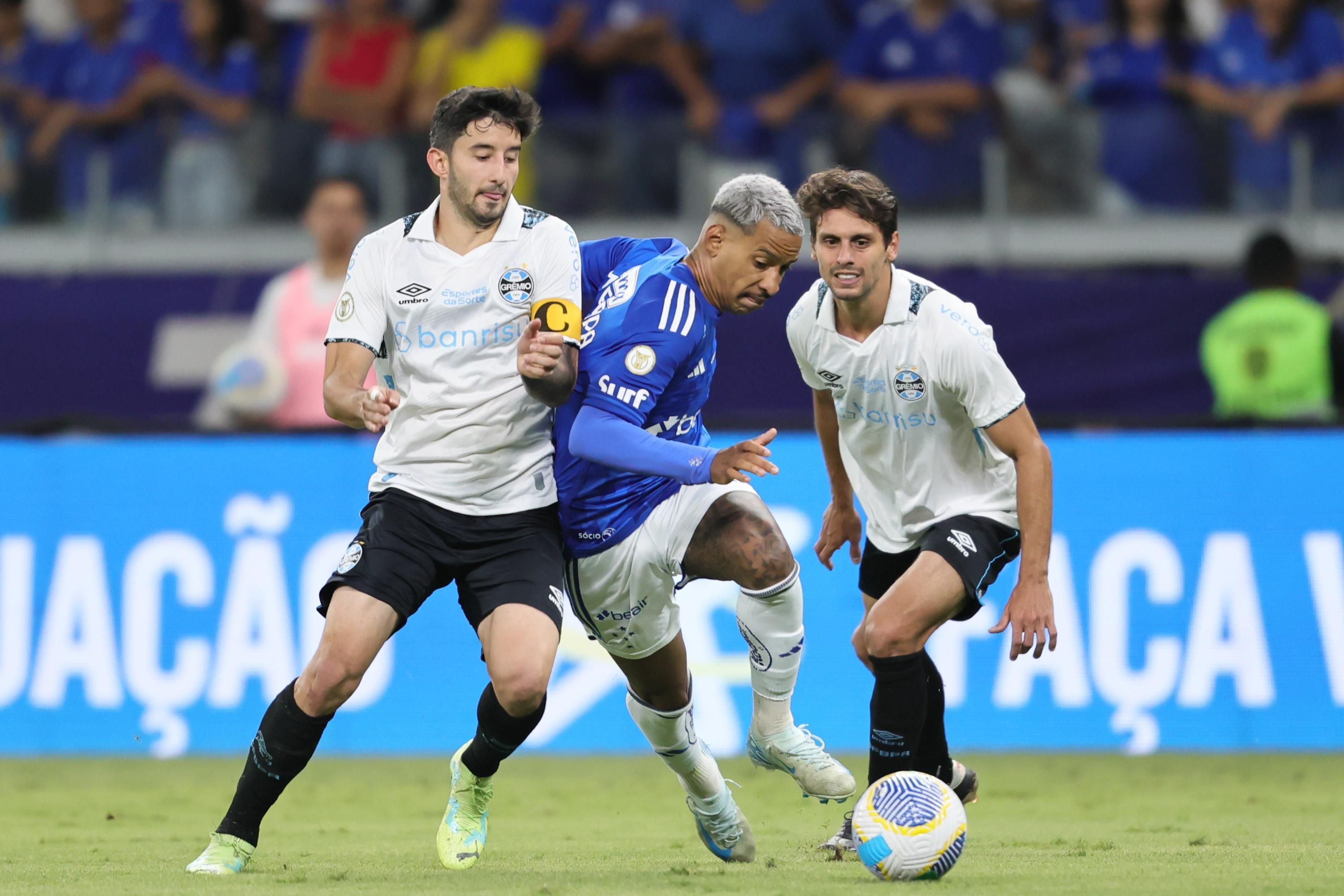 Cruzeiro joga bem, mas empata com Grêmio e vacila na briga pela Libertadores