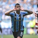 Grêmio joga bem, vence São Paulo e alivia pressão no Brasileiro