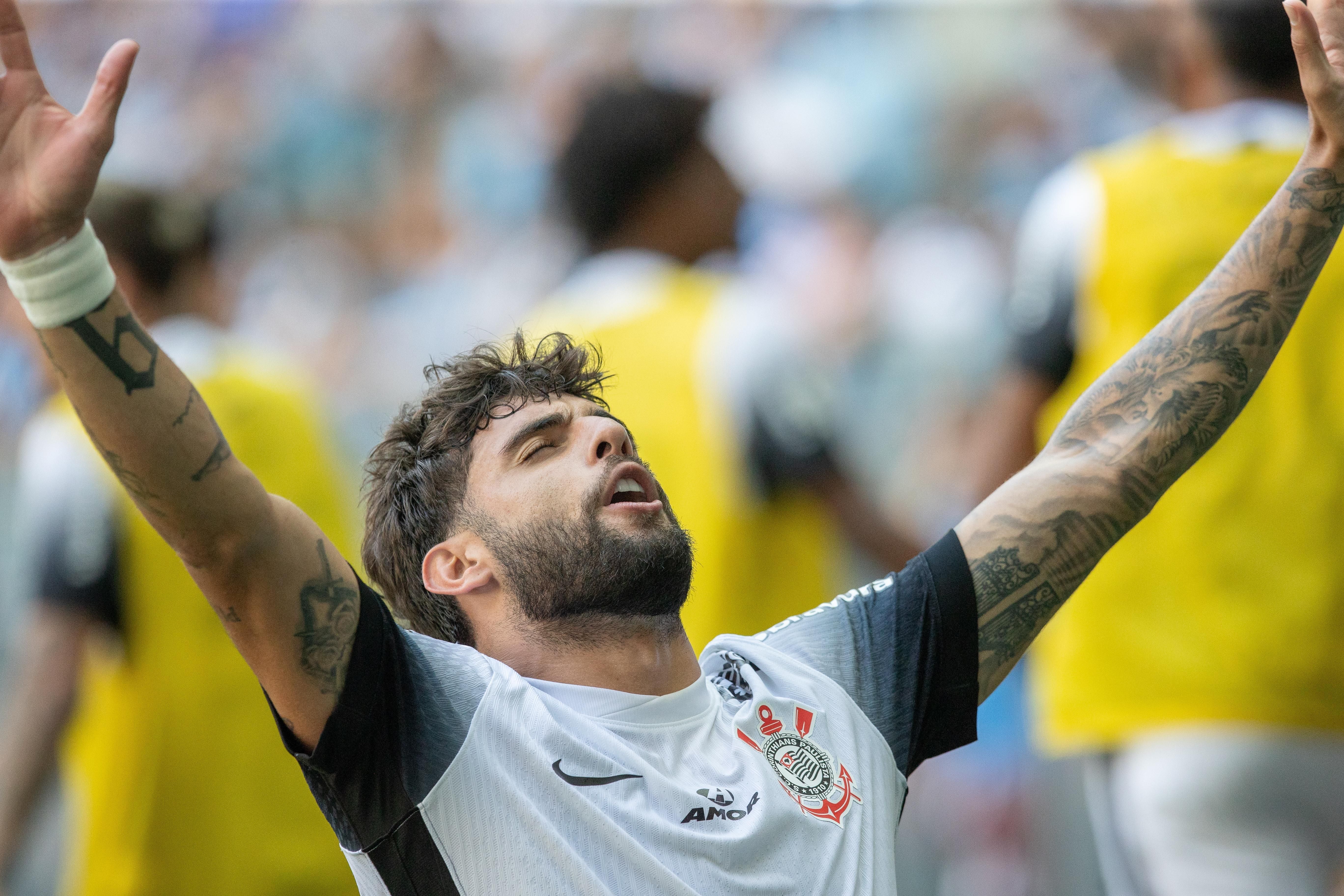 Yuri Alberto marca em vitória do Corinthians e se torna artilheiro do Brasil em 2024