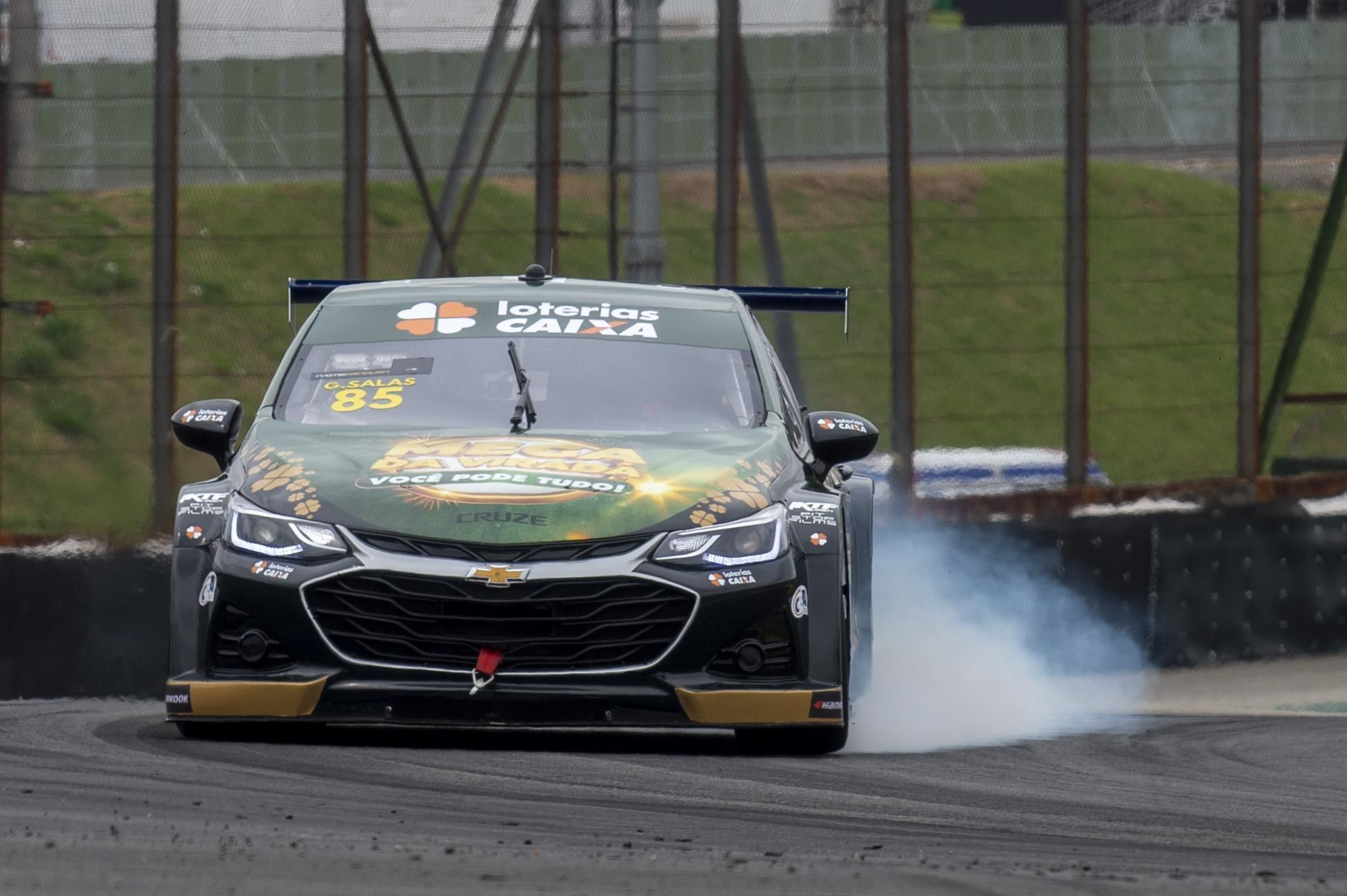 Salas surpreende e crava a pole na última corrida da temporada de Stock Car; Casagrande é 2º