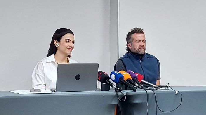 Vereadora Marcela Trópia (Novo) e Lucas Condurú Davis durante coletiva de apresentação da Maratona Oficial de BH