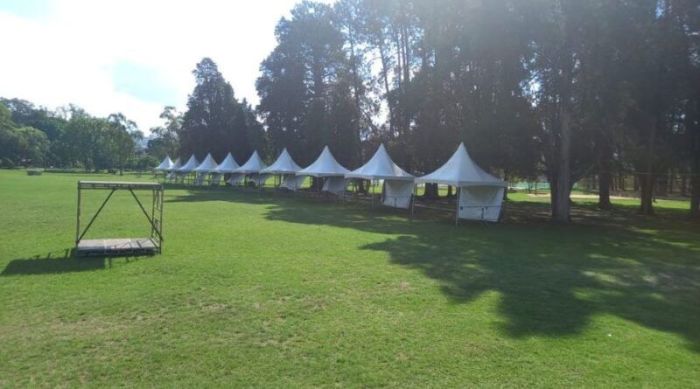 Praça de alimentação solidária terá 10 barracas oferecendo quitutes variados, comidas típicas, doces, salgados e chope artesanal. Praça de alimentação solidária terá 10 barracas oferecendo quitutes variados, comidas típicas, doces, salgados e chope artesanal.