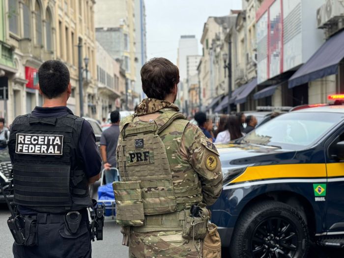 Agentes da Receita Federal e Polícia Rodoviária Federal auxiliaram na Operação Barba Negra