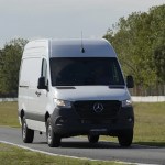 Mercedes-Benz Sprinter ganha câmbio automático do Classe E a partir de R$ 274.300