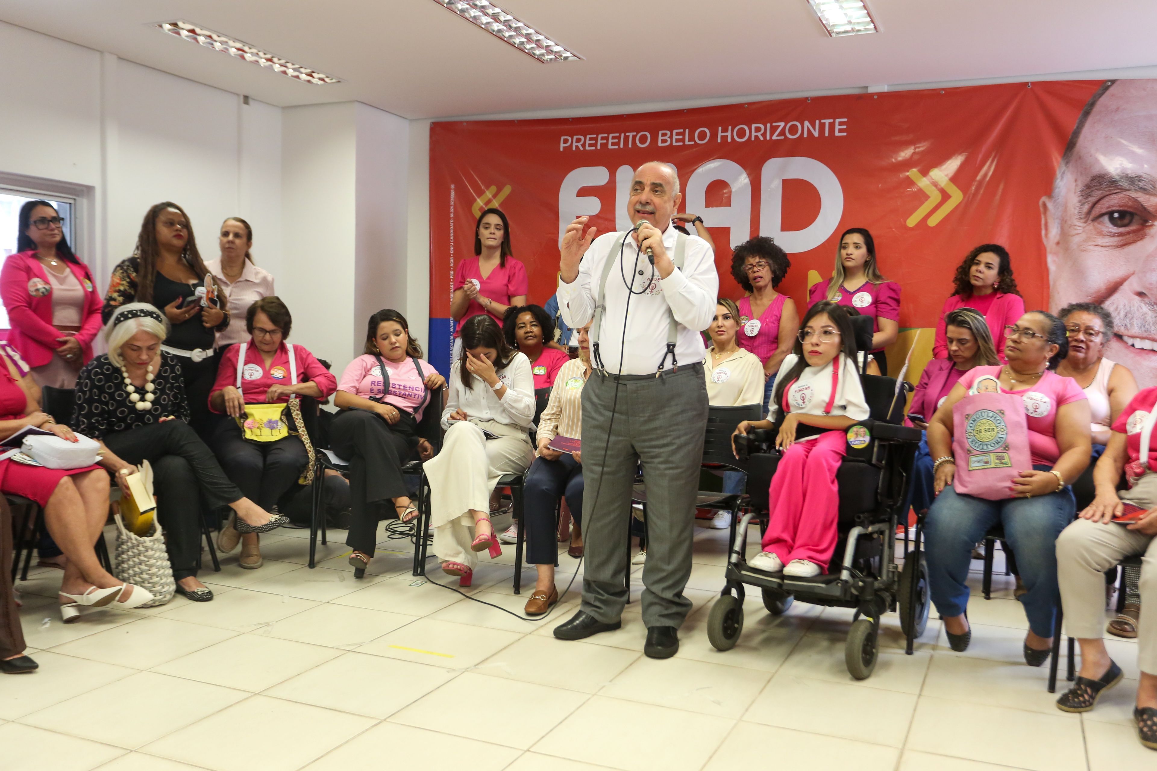 Em encontro com mulheres, Fuad detalha propostas de acolhimento e promete mais vagas em creches