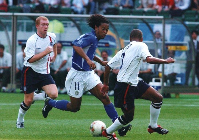 Ronaldinho Gaúcho foi destaque no jogo contra a Inglaterra na Copa do Mundo de 2002
