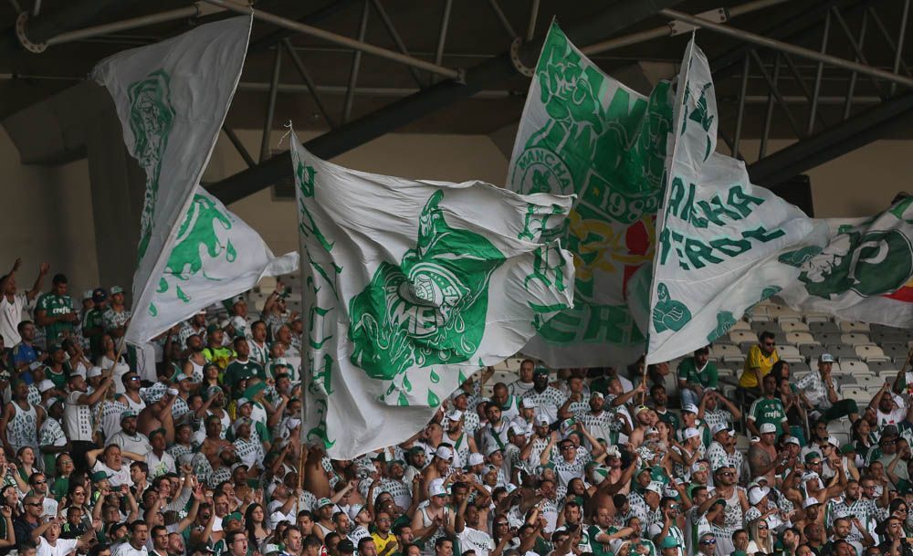 Palmeiras vai à CBF por presença de torcida em jogo contra o Cruzeiro no Mineirão