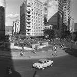 Praça 7, marco do Centro de BH, já foi sede da Itatiaia e ficou mais de dez anos sem o Pirulito