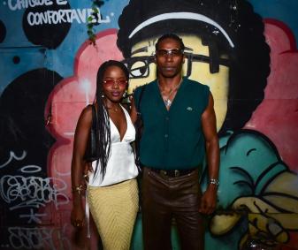 Elenco de 'Vale Tudo' curte festa de Humberto Carrão