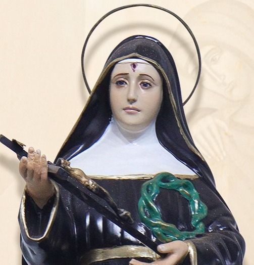 Imagem de Santa Rita de Cássia aparece com suposta mancha de sangue na testa em Goiás