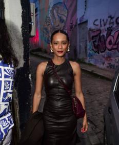 Elenco de 'Vale Tudo' curte festa de Humberto Carrão