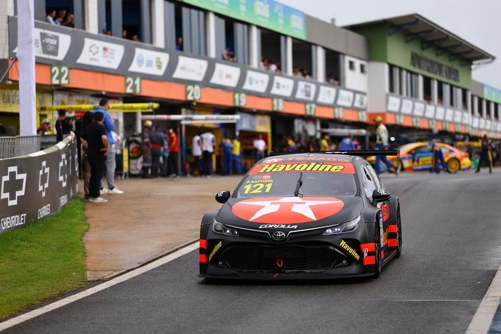 Equipe da Stock Car homenageia Flamengo com pintura especial em carro; veja fotos