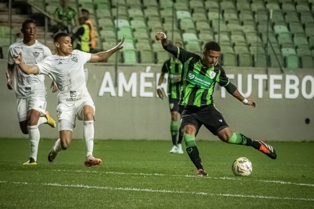 Com belos gols, América e Atlético empatam em primeiro jogo da final do Mineiro Sub-20