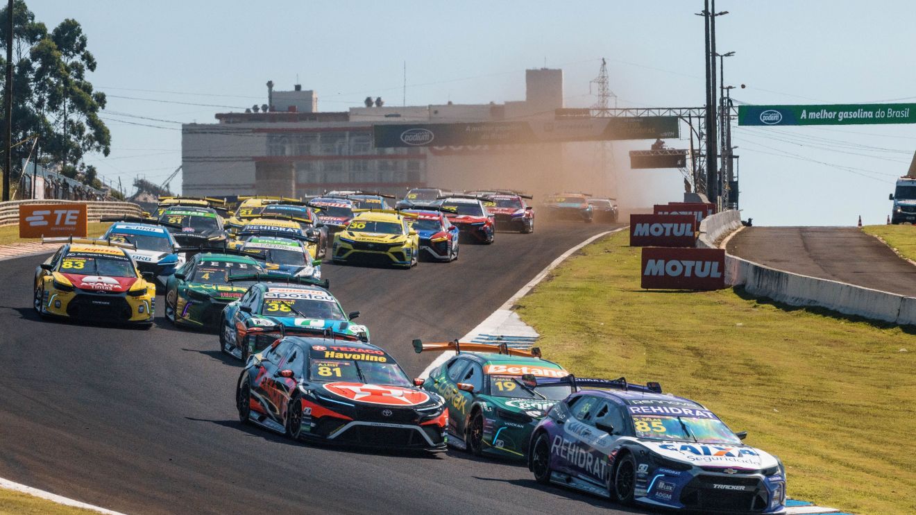 Stock Car: Salas segura Muggiati e vence sprint em Cascavel; Massa é punido
