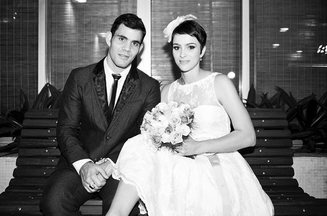 Letícia Cazarré compartilha registro de casamento