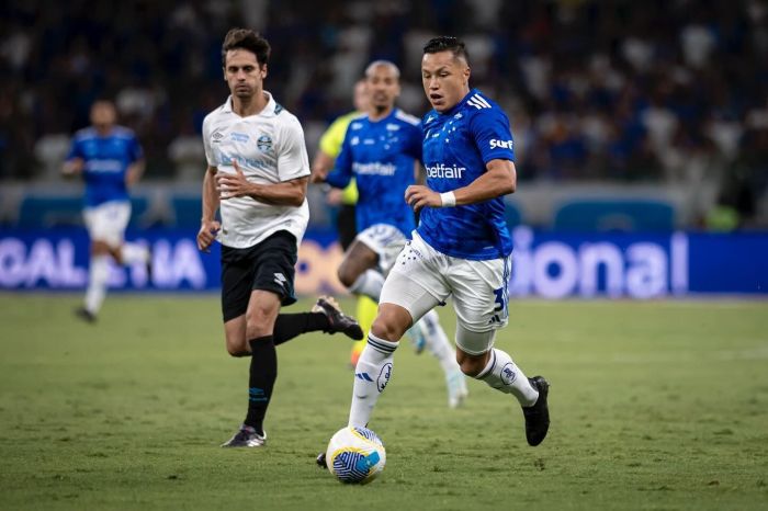 Marlon em ação pelo Cruzeiro no Mineirão, em novembro de 2024