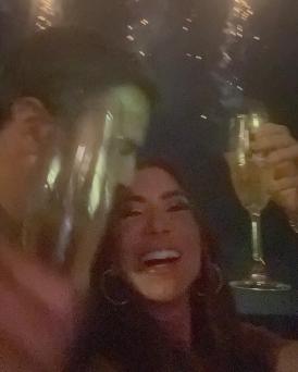 Patrícia Abravanel celebra Ano Novo em família
