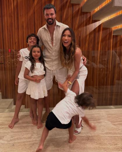 Patrícia Abravanel celebra Ano Novo em família