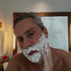 Alexandre Nero revela novo visual para Vale Tudo