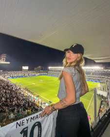 Virginia viaja para ver volta de Neymar