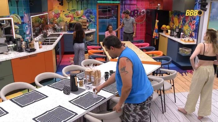 Brothers brigaram na cozinha