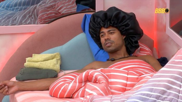 Breno desconfiou da atitude de Alberto