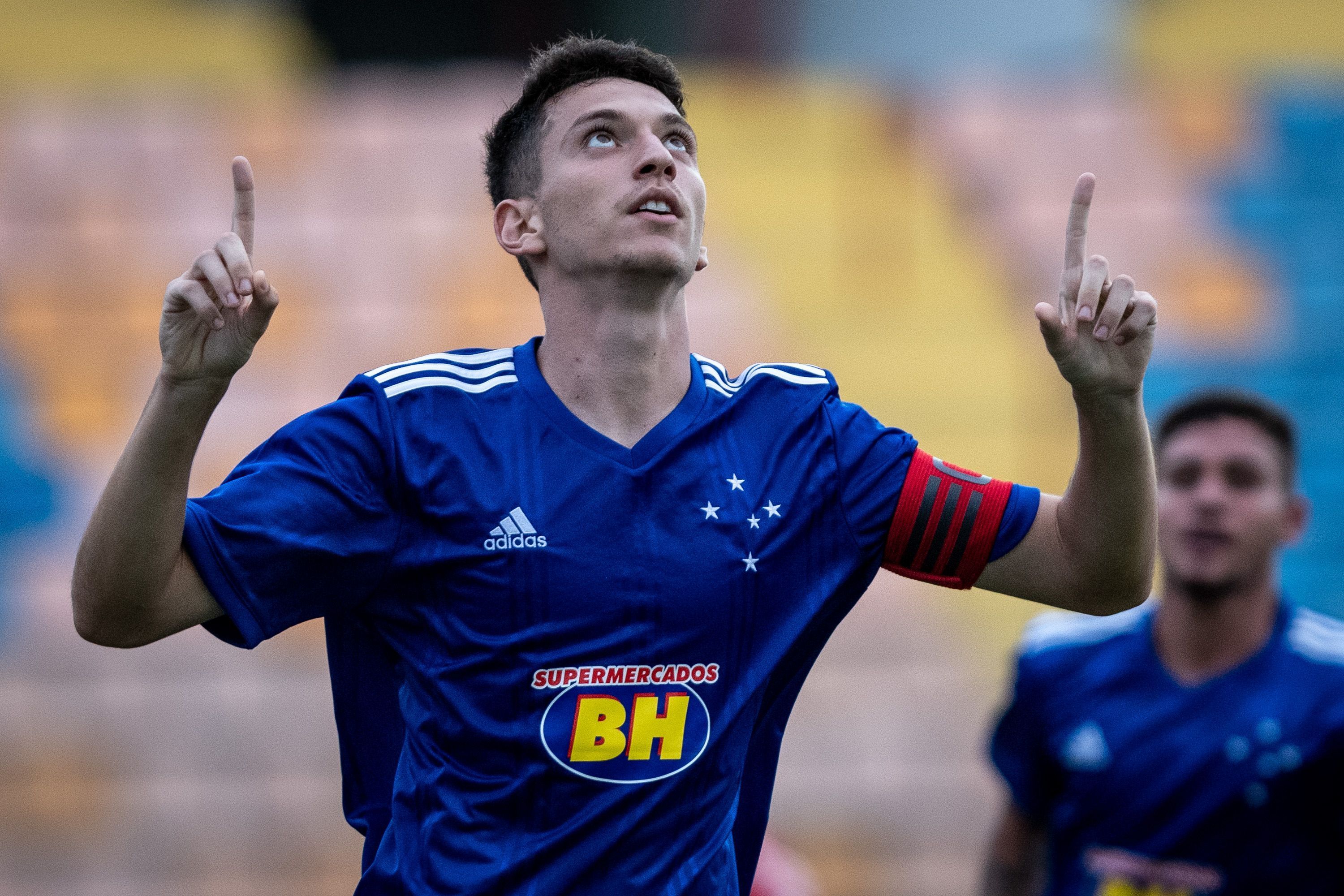 Jogador revelado pelo Cruzeiro é contratado por clube do Campeonato Mineiro