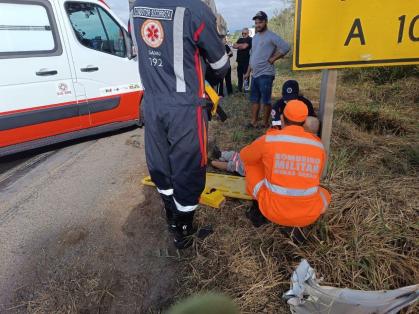 Jovem morre em acidente entre carro e carreta na 'Curva da Morte' da BR-354