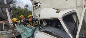 Jovem de 20 anos morre em acidente entre caminhão e carreta no Norte de Minas