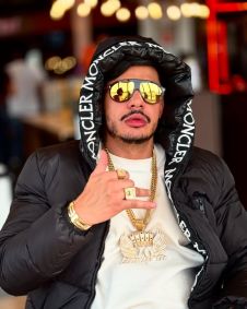 Cantor Hungria é internado com suspeita de ingestão de metanol