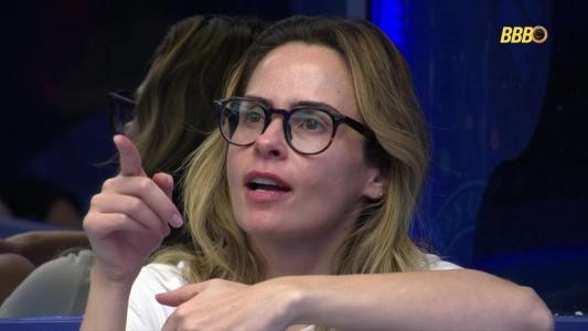 Ana Paula confrontou grupo após voltar do paredão