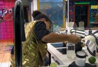 Internautas acusam Milena de 'tentativa de envenenamento' após suco falso no BBB 26