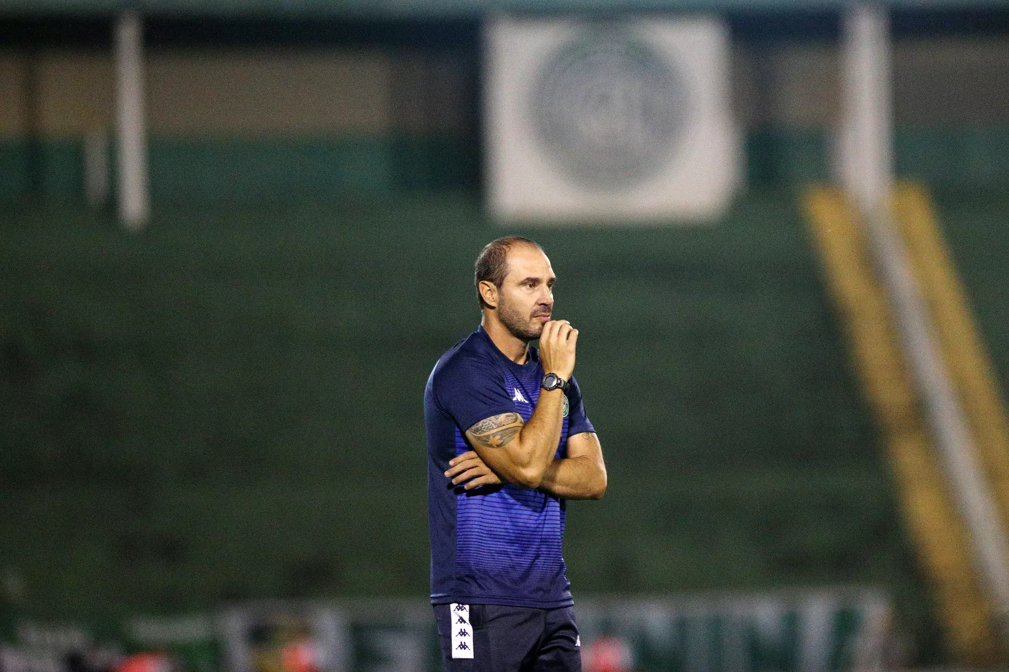Na luta contra rebaixamento, técnico manda jogadores ‘deixarem família de lado’