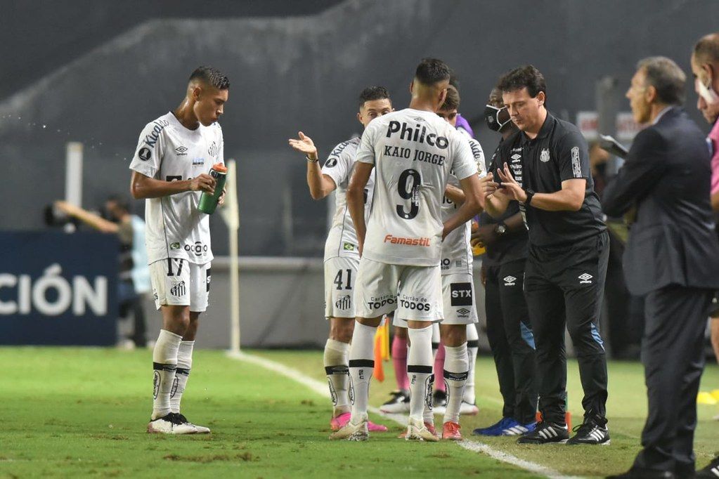 Anunciado pelo Cruzeiro, Diniz reencontra velhos conhecidos na Toca; veja nomes