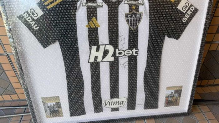 A camisa que Lyanco deu a Diego Pipas
