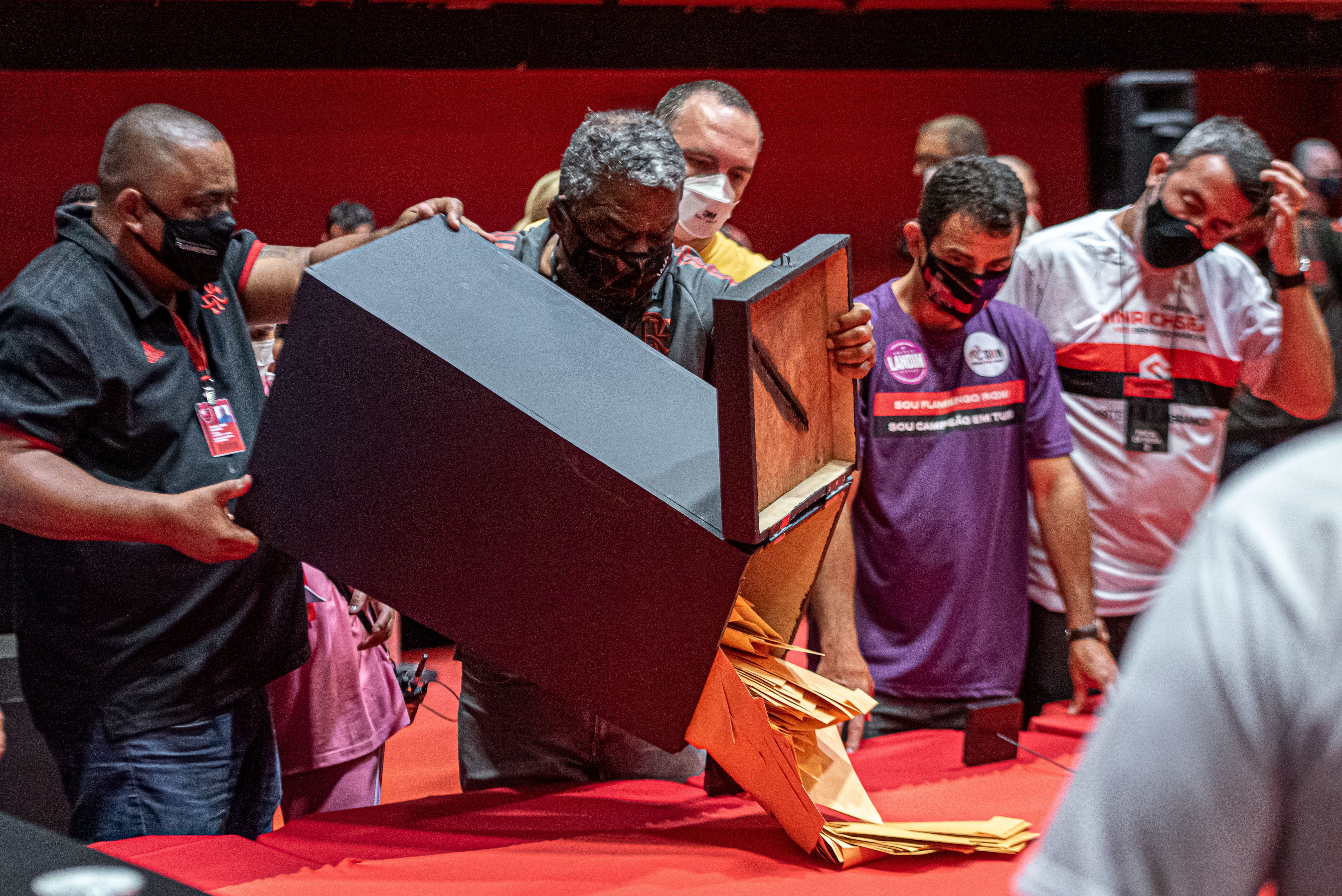 Comissão não aprova chapas na eleição do Flamengo e aponta falsificação de assinaturas