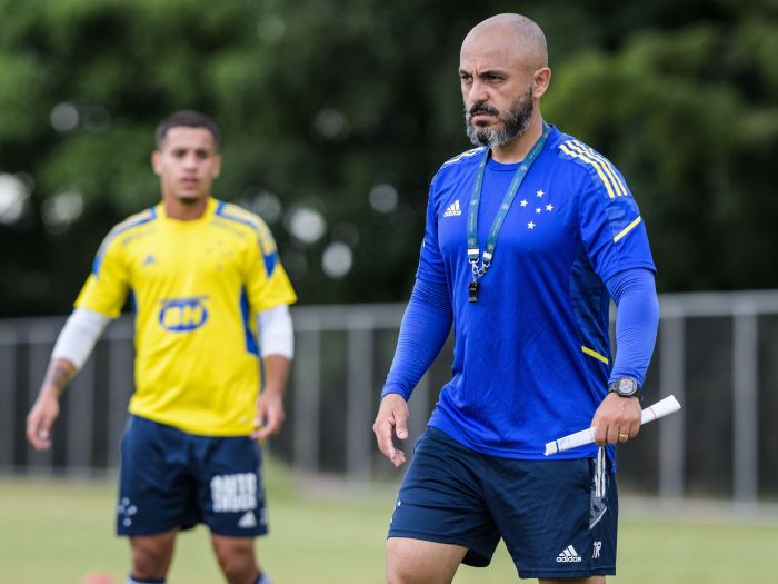 Rafael Guanaes durante treinamento do Cruzeiro em 2022