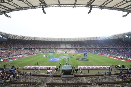 Torcidas de Atlético e Cruzeiro no Mineirão na final do Campeonato Mineiro de 2022