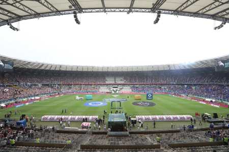 Torcidas de Atlético e Cruzeiro no Mineirão na final do Campeonato Mineiro de 2022