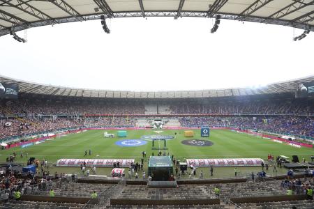 Torcidas de Atlético e Cruzeiro no Mineirão na final do Campeonato Mineiro de 2022