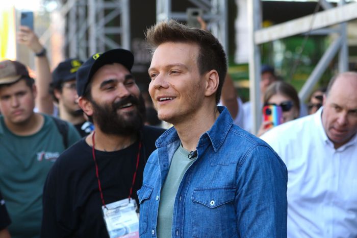 E não faltaram celebridades como o cantor sertanejo Michel Teló