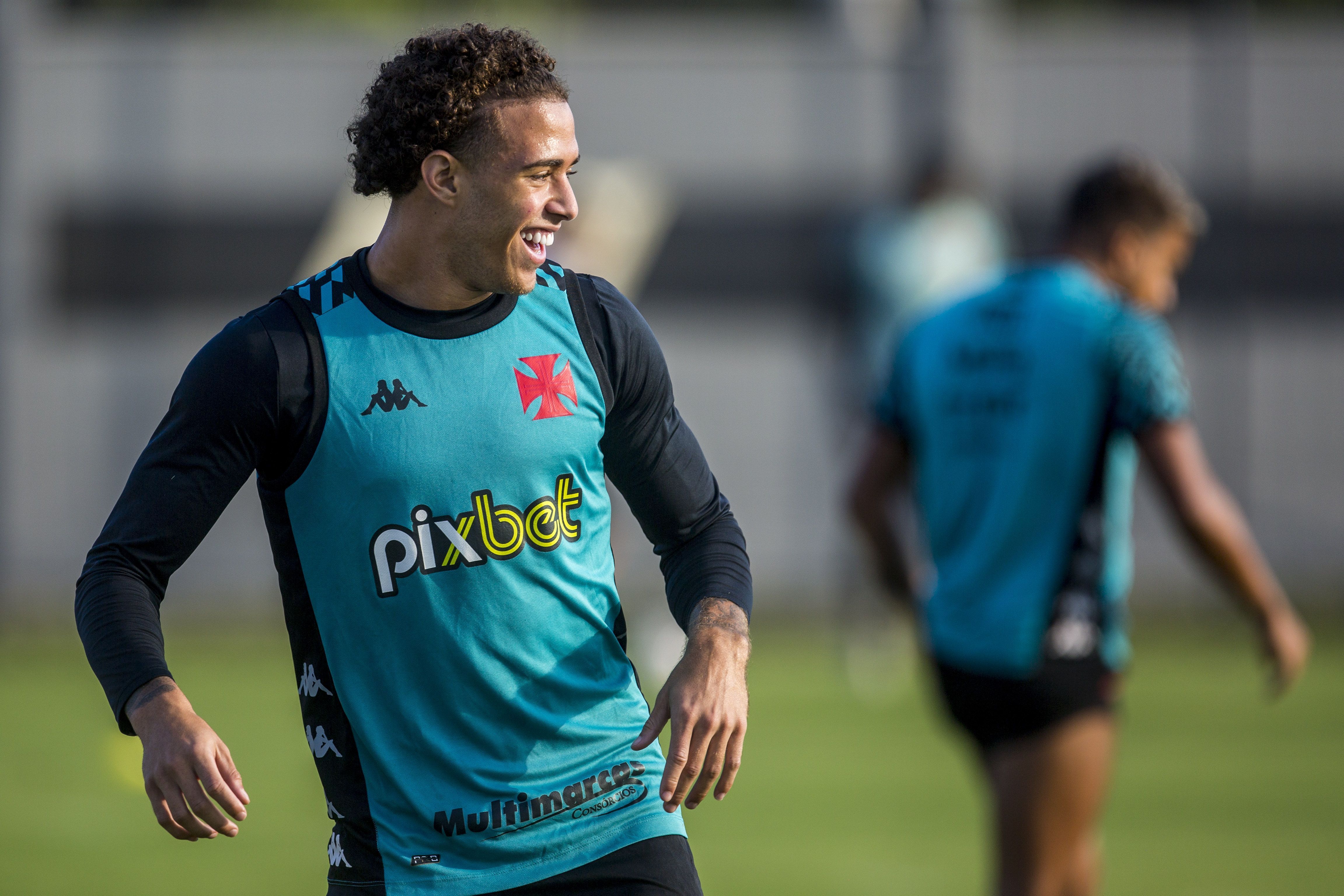 Emprestado ao Coritiba, atacante retornará ao Vasco com futuro incerto