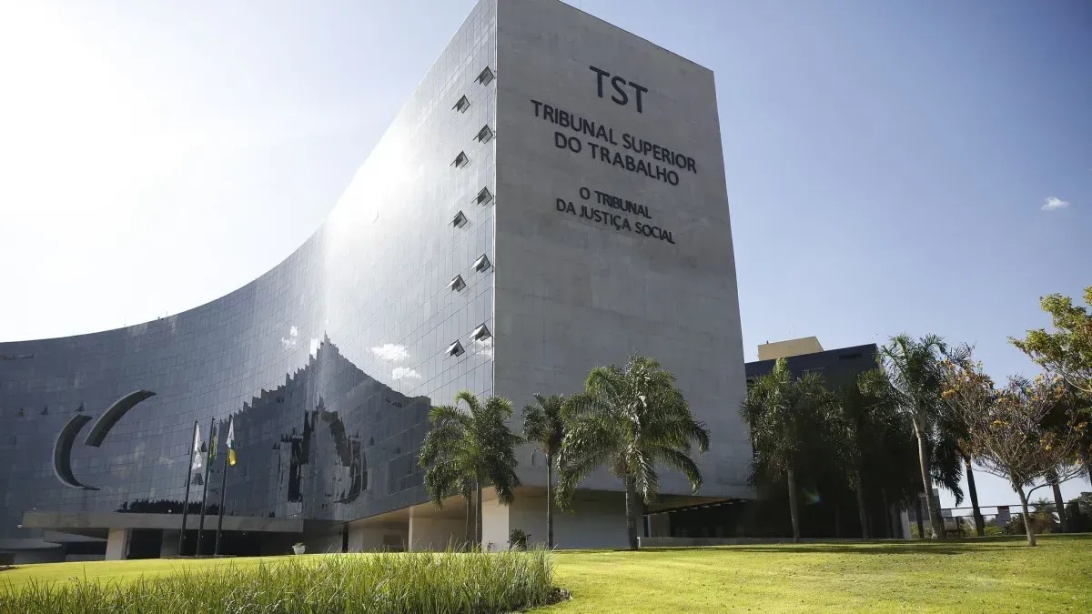 Valor pago ‘por fora’ para executivo de banco é reconhecido como salário