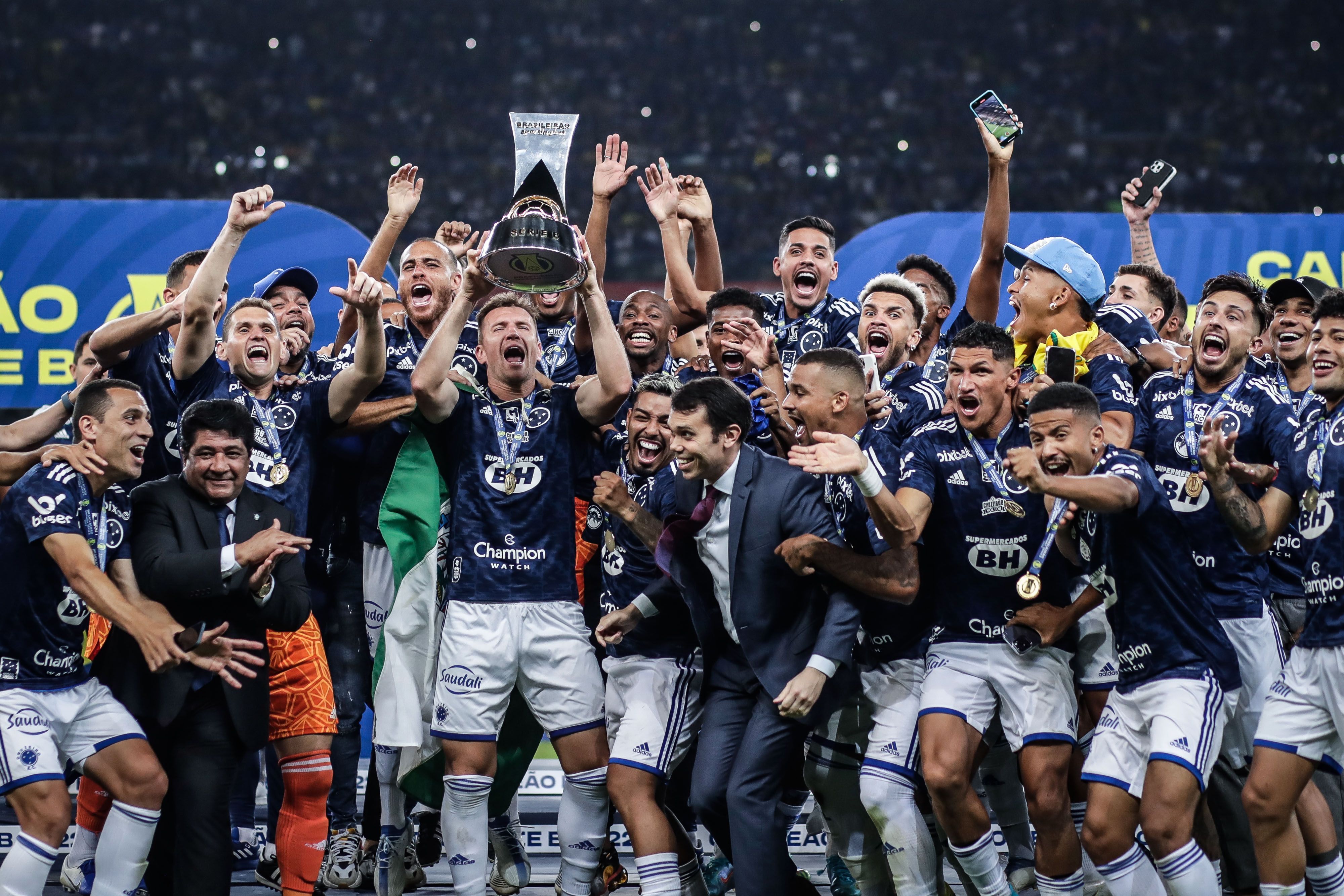 Campeão brasileiro pelo Cruzeiro é anunciado como reforço de clube da Série B