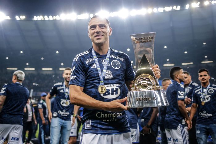 Rômulo foi campeão da Série B pelo Cruzeiro, em 2022