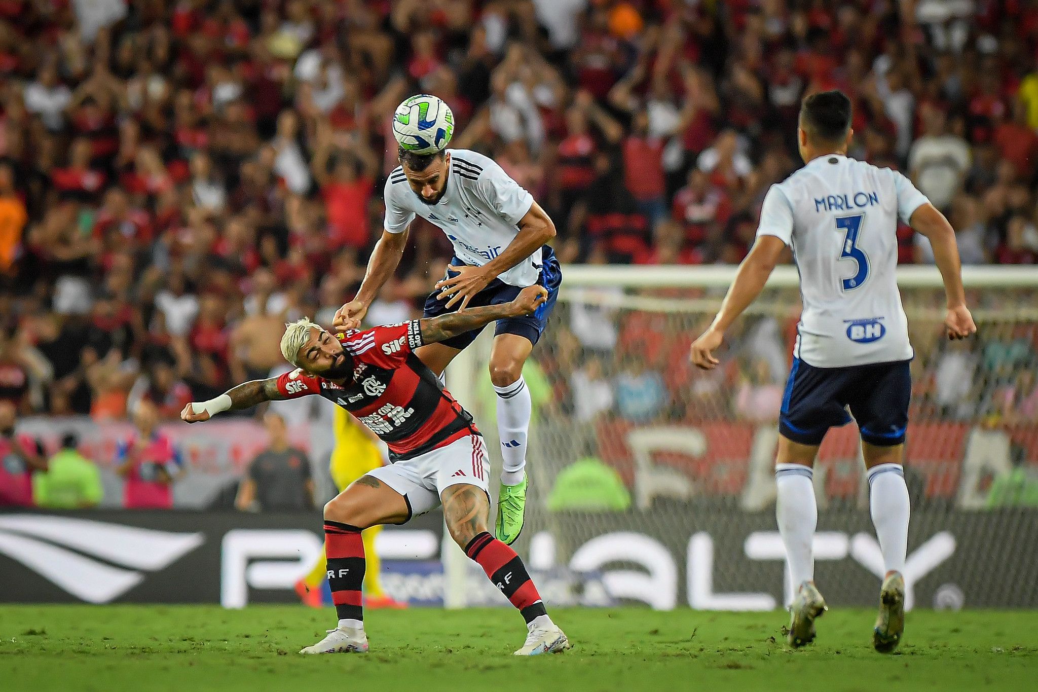 Em lados opostos, quem se deu melhor? Veja retrospecto do Cruzeiro contra Gabigol