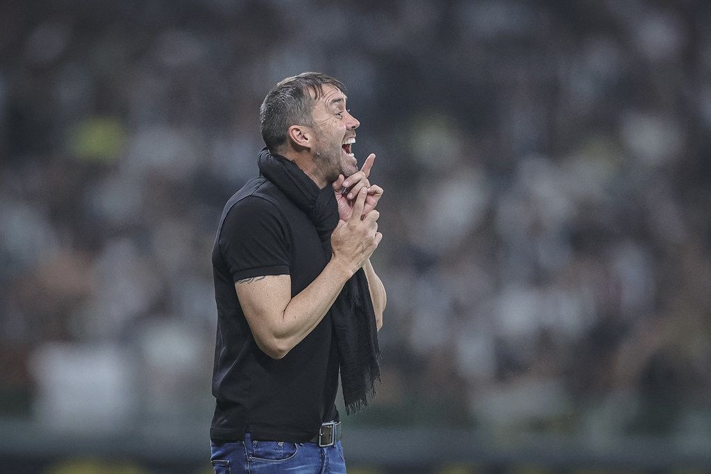 Ex-Atlético e Internacional, Coudet é anunciado por clube da elite espanhola