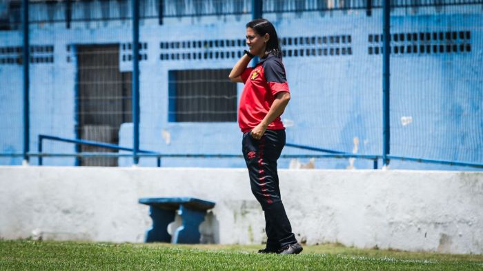 Regiane Santos, técnica do Sport